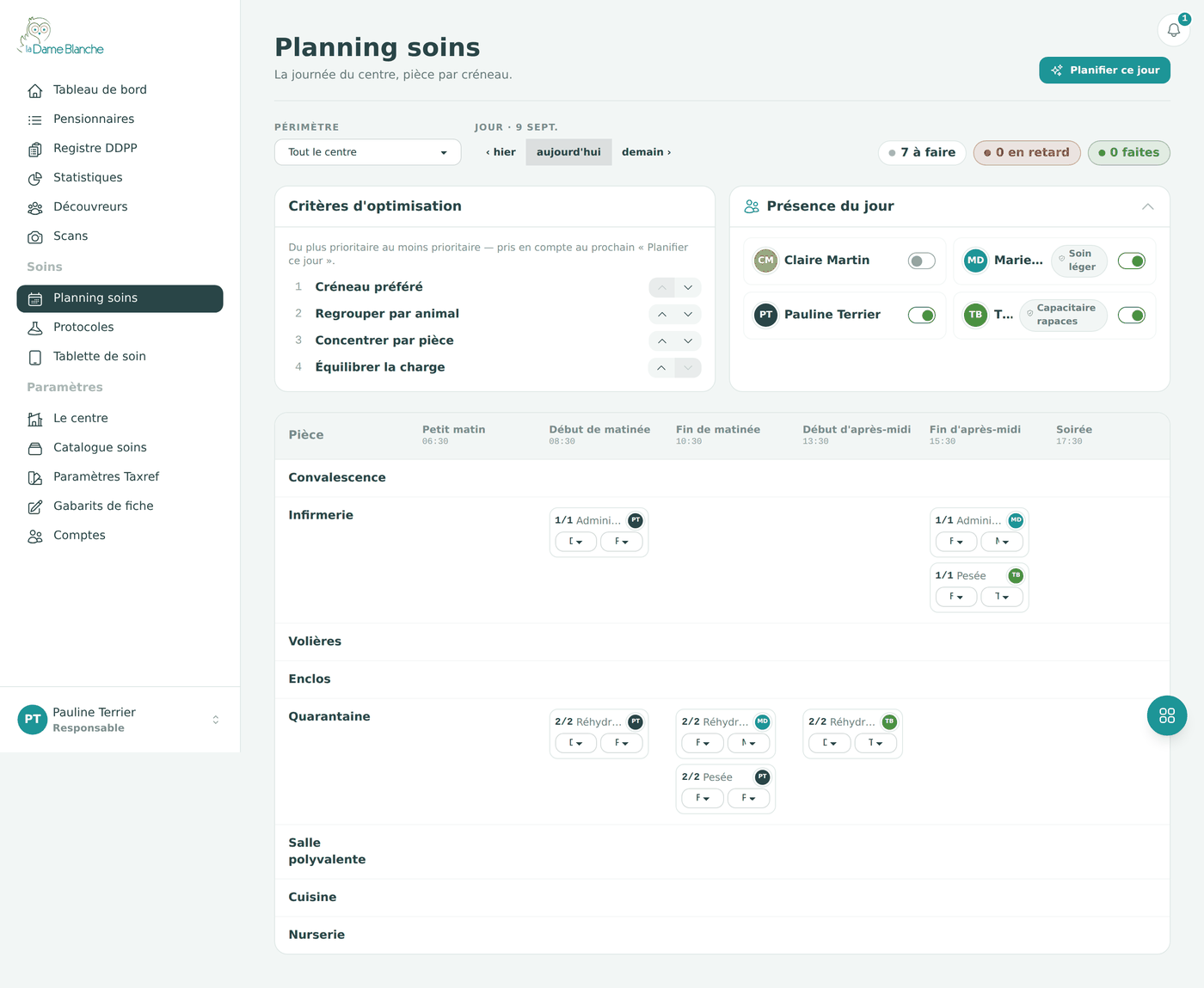 Application de gestion : grille du planning des soins du centre, pièces en lignes et créneaux en colonnes